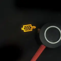 Kontrolka DPF świeci się na desce rozdzielczej Opla Insignii. Czas na regenerację, by dowiedzieć się jak wypalić DPF Opel Insignia.