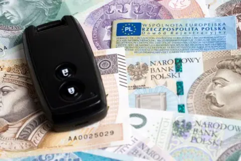 Holowanie auta bez przeglądu? Mandat 5000 zł i regres!