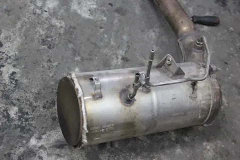 Czy Twój DPF umiera? Objawy, przyczyny, ratunek dla diesla.
