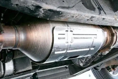 Gdzie jest DPF w Oplu Insignia? Lokalizacja, objawy, koszty