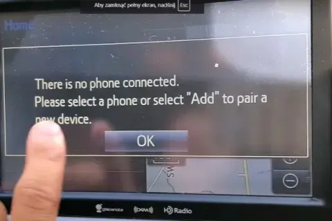 Bluetooth w aucie: Jak połączyć telefon i rozwiązać problemy?