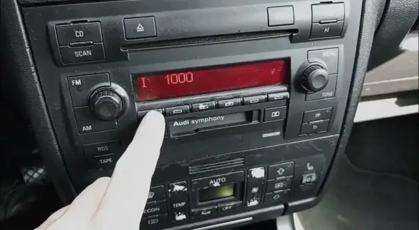 Jak zresetować radio samochodowe? Uniknij błędów i odzyskaj kod