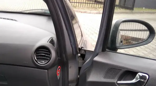 Wymiana uszczelki w drzwiach auta: koszty, DIY i jak dbać?