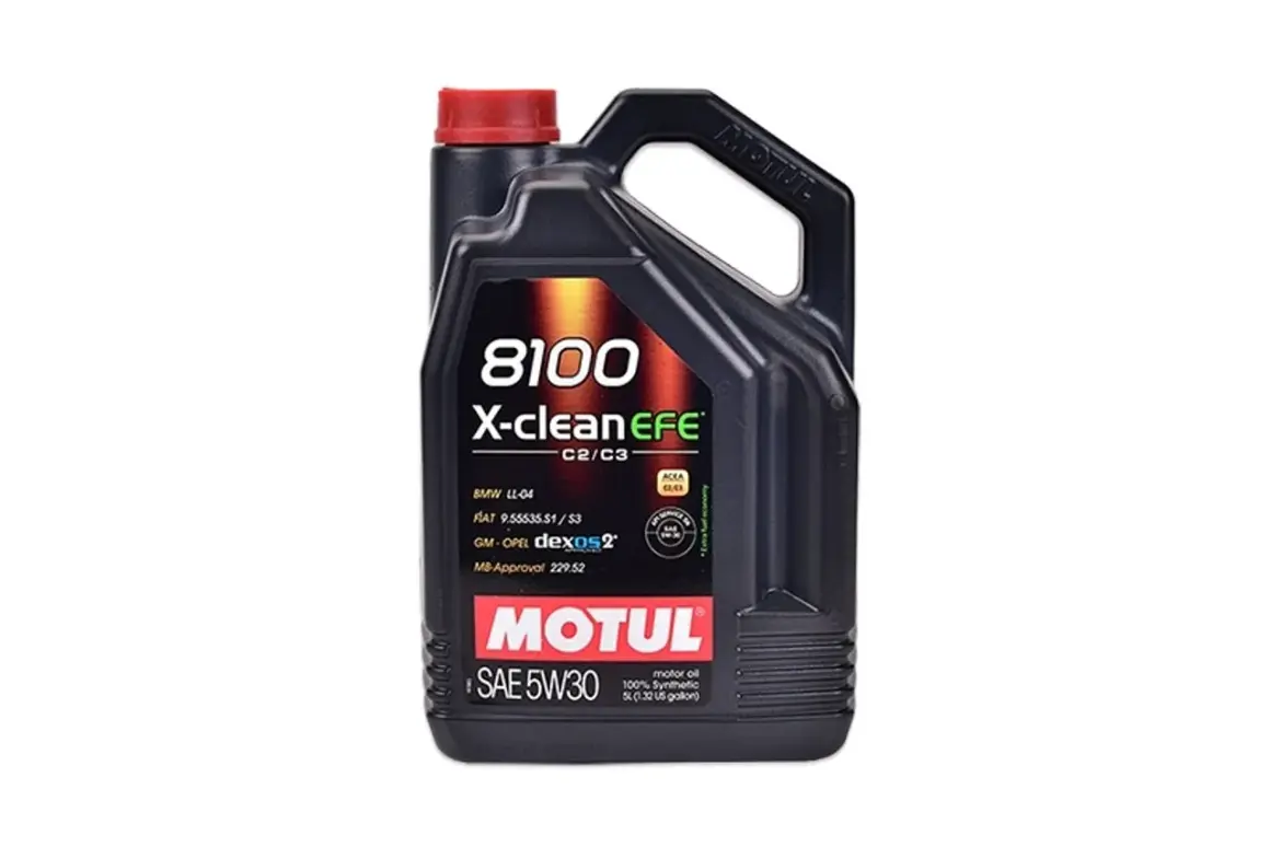 Motul 8100 X-clean+ 5W30: Wybór eksperta dla Twojego silnika?